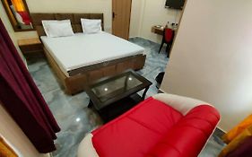 Staymaker Malancha Hotel